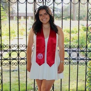 Hello Poshmark! My name is Lauren